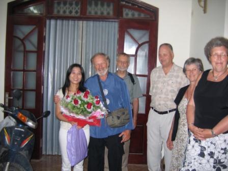 At Thuy: Thuy's sister, Henning, Finn, Leif, Rigmor and Grethe